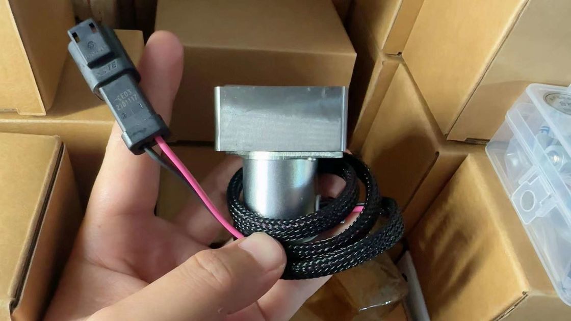 065726 Excavator Hydraulic Parts Pilot Valve Hydraulic Pump Solenoid Valve For PC200-7