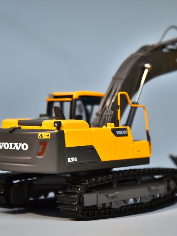 VOLVO Volvo EC220DL Alloy Excavator Model Original Engineering Vehicle Simulation Excavator Ornaments