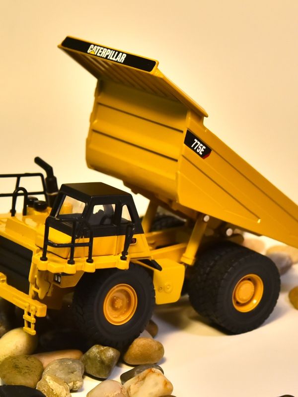 NORSCOT CAT775E Dump Truck 1/64 Scale Alloy Diecast Model Vehicle Collectible Decor