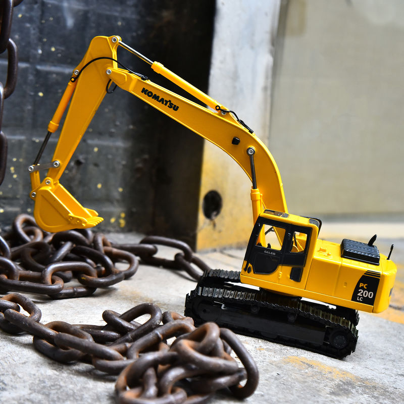 Komatsu PC200 Excavator 1/43 Scale Diecast Metal Model Collectible Opening Doors