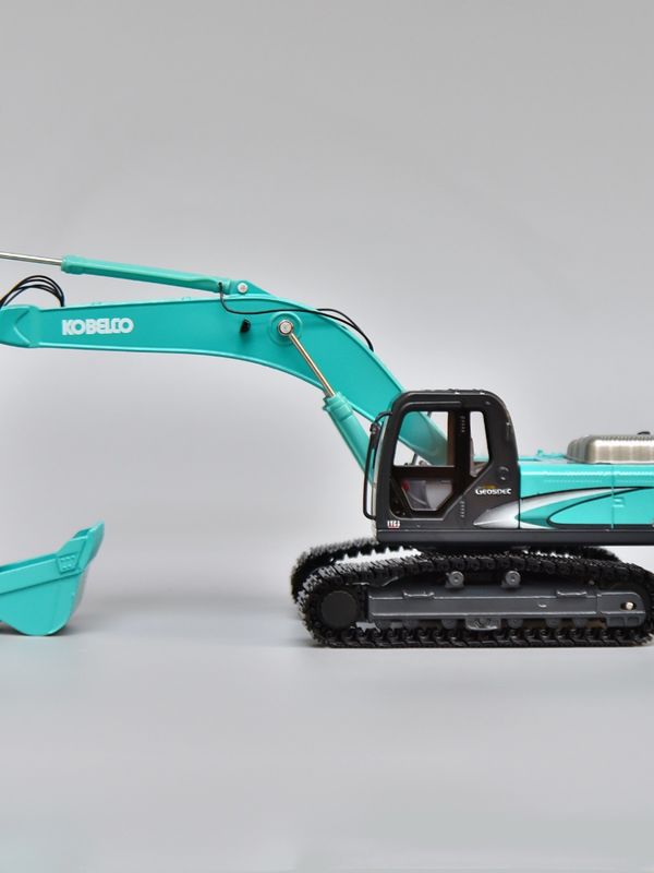 KOBELCO SK330 Alloy Excavator Model 1/50 Scale Metal Collectible Decoration Toy