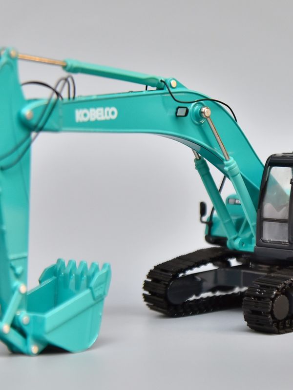 KOBELCO SK330 Alloy Excavator Model 1/50 Scale Metal Collectible Decoration Toy