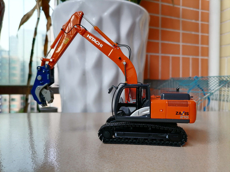 Authentic 1/50 Hitachi ZAXIS250LC-5 ZX200 ZX350LC-6 Excavator Diecast Model Toy