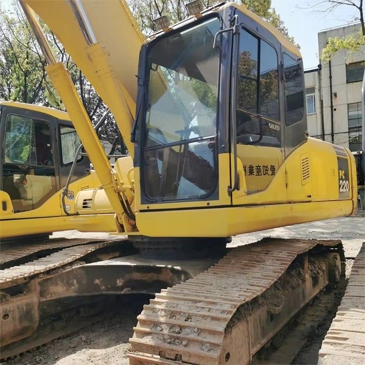 Used Komatsu PC200-6 Excavator with Refurbished Cummins Engine for Construction Mining