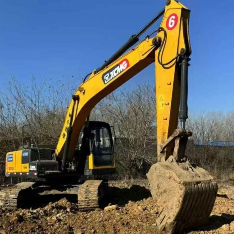 Used XCMG 215D 20 Ton Crawler Excavator Heavy Duty Industrial Construction Digger Machine