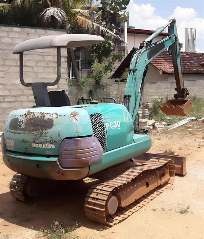 Well-Maintained Used Komatsu PC30-7 Mini Excavator ISO Certified for Construction and Landscaping