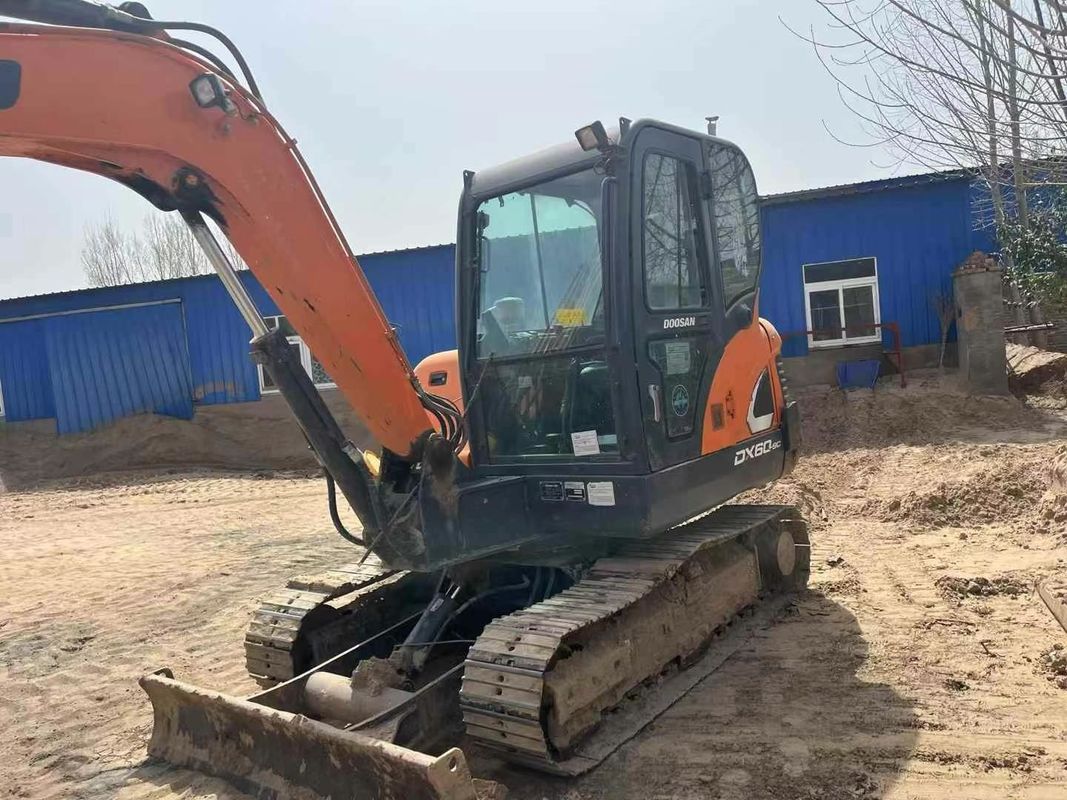 Well Maintained Used 2020 Doosan DX60-9C 6 Ton Excavator For Landscaping Utility Work
