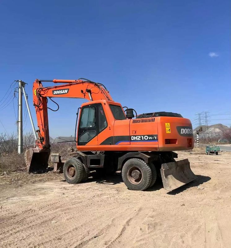 Used Doosan DH210 Wheel Excavator With Hydraulic Drive And Operating Weight Good Quality Excavator