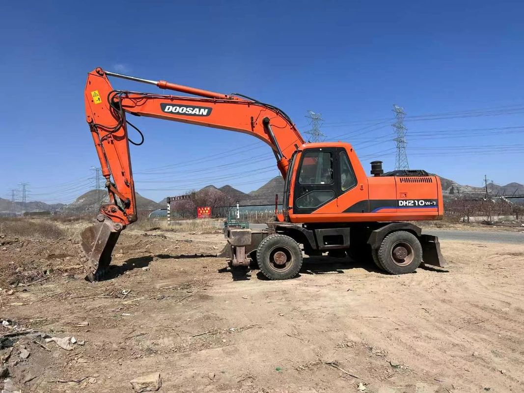 Used Doosan DH210 Wheel Excavator With Hydraulic Drive And Operating Weight Good Quality Excavator
