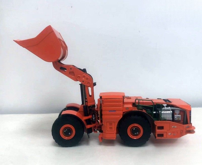 Komatsu WX220H 1:50 Hybrid Underground Loader Alloy Die-Cast Mining Vehicle Limited Collectible