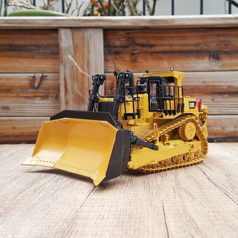 DM 1:50 D10T2 Track-Type Bulldozer Diecast Model Construction Vehicle 85532C Collectible