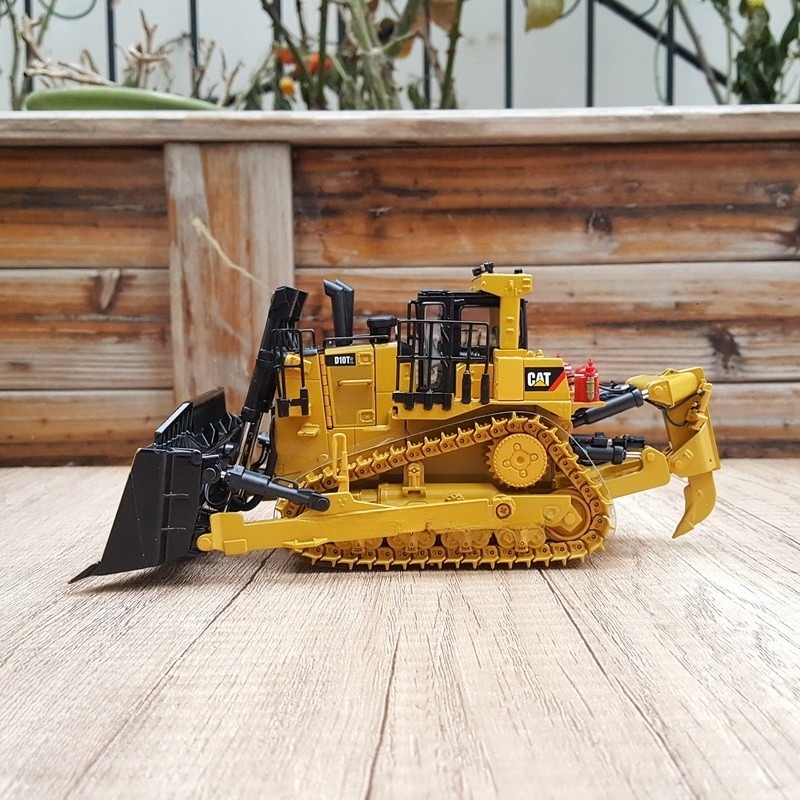 DM 1:50 D10T2 Track-Type Bulldozer Diecast Model Construction Vehicle 85532C Collectible