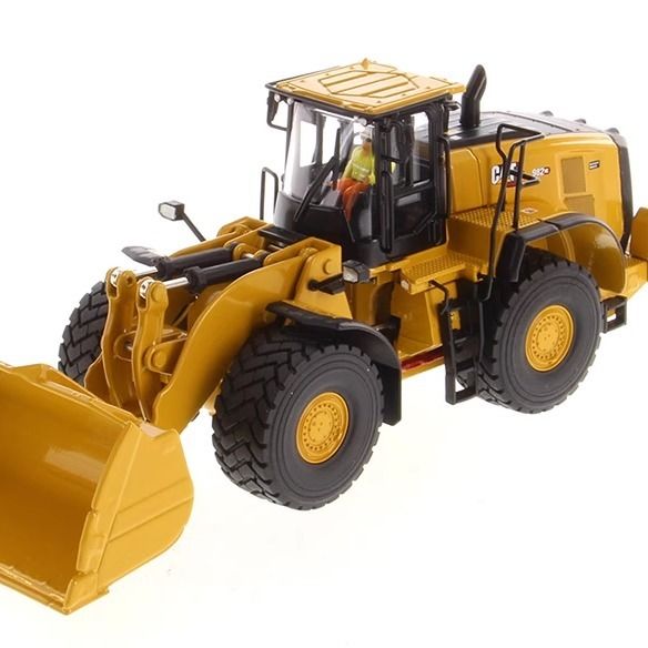 DM New 982 XE Wheel Loader 1:50 Scale Alloy Vehicle Model 85685 Diecast Masters