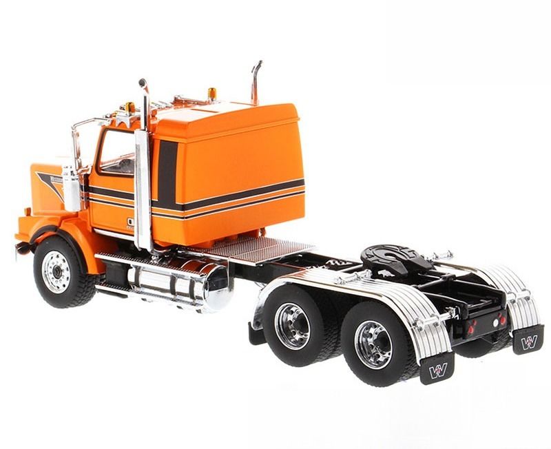 DM Western Star 4900 SB International 2-Axle American Flatbed Truck 1/50 Model 71063