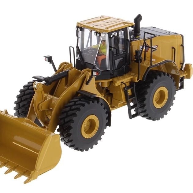 DM 1/50 Wheel Loader 966 GC Series Alloy Shovel Loader Model 85682 Collectible