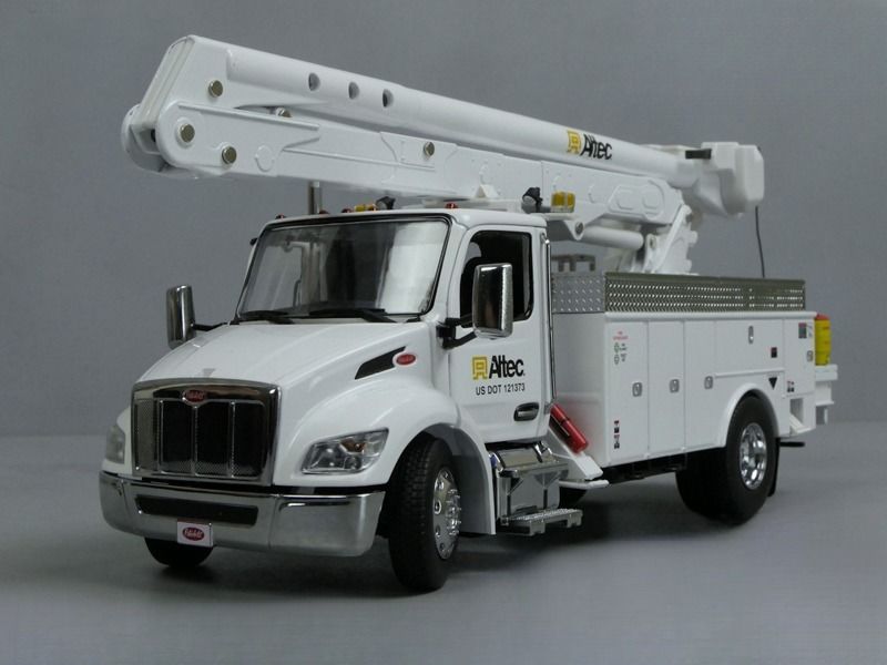1/32 Peterbilt 536 With Altec AA55 Aerial Work Platform DM Model 71105