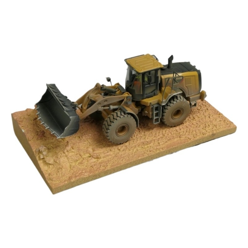 DM 1:50 Diecast Masters 966M Loader Muddy Weathered Version Engineering Vehicle Model 85703