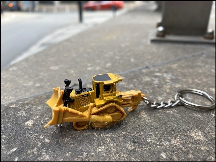 DM 85984 Track Type Tractor Bulldozer Model Keychain Collectible Construction Gift