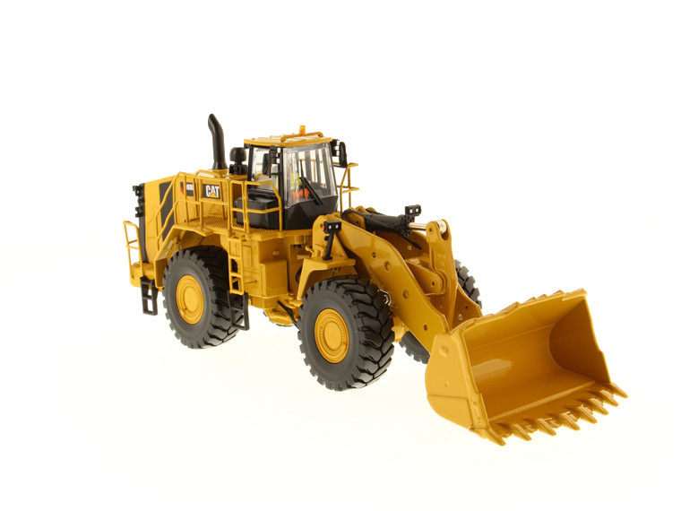 Diecast Masters 1:50 Scale CAT 988K Wheel Loader Die-cast Engineering Model 85901 Toy