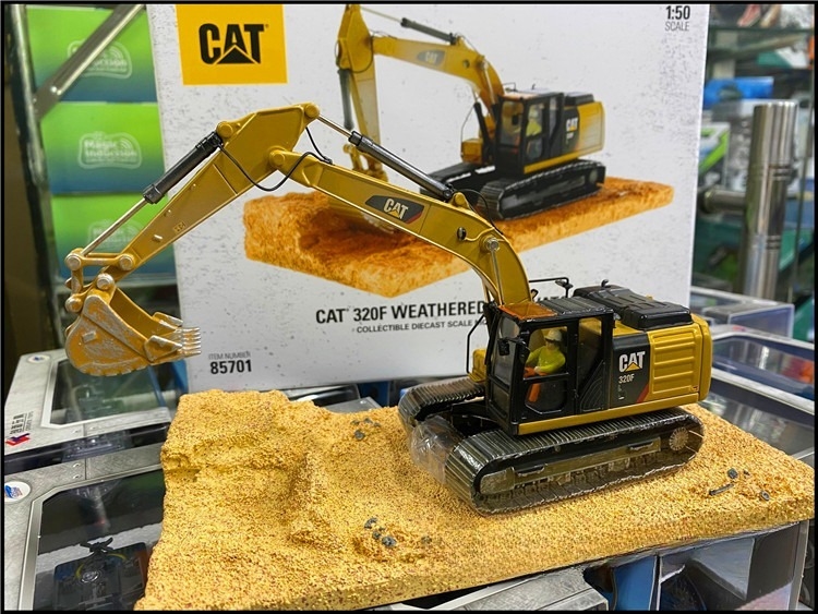 Diecast Masters DM 85701 Caterpillar 320F Hydraulic Excavator 1:50 Diecast Engineering Model