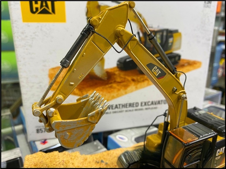 Diecast Masters DM 85701 Caterpillar 320F Hydraulic Excavator 1:50 Diecast Engineering Model