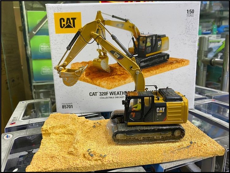 Diecast Masters DM 85701 cat 320F Hydraulic Excavator 1:50 Diecast Engineering Model