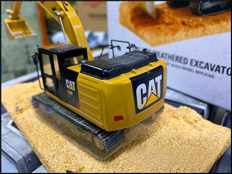 Diecast Masters DM 85701 Caterpillar 320F Hydraulic Excavator 1:50 Diecast Engineering Model