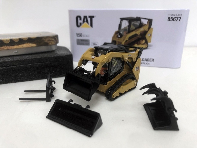 DM 259D3 Tracked Skid Steer Loader Alloy Model 1:50 Scale 85677 Standard Version