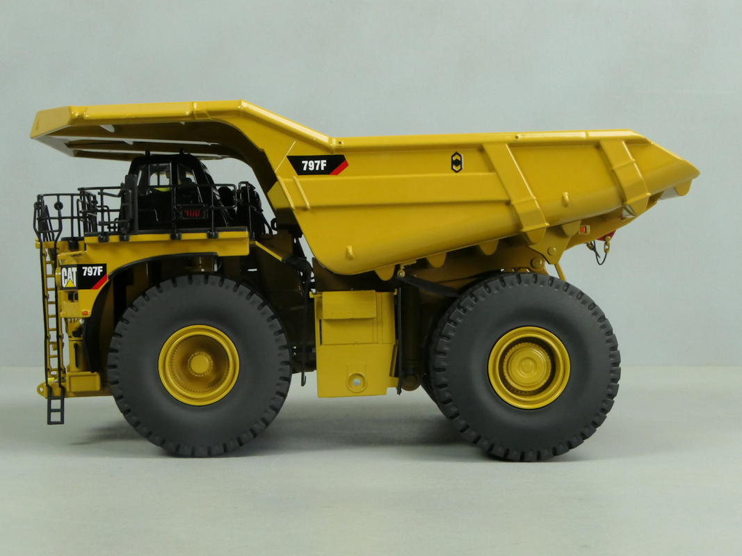 DM New 1:50 Scale CAT 797F Large Mining Dump Truck Die-cast Model 85655