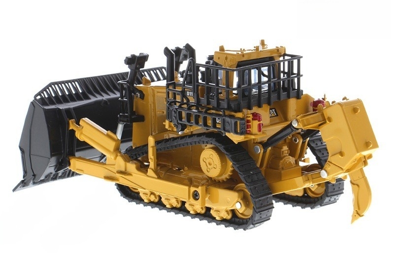 Diecast Masters D11 Bulldozer Engineering Truck Alloy Model 85637 with Accessories 1:64 Scale