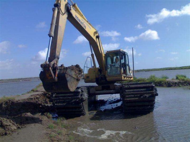 Customized Amphibious Excavator Floating Pontoon Track Shoe Chain for SY135 320D Hydraulic Walking Motor Supplier