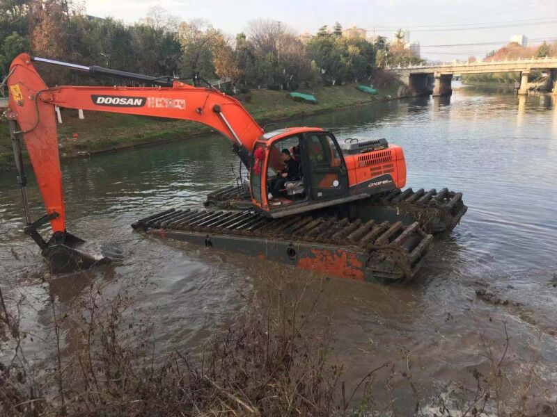 Custom Built Amphibious Excavator Pontoon Float for River Lake Swamp Dredging Buggy Undercarriage Supplier