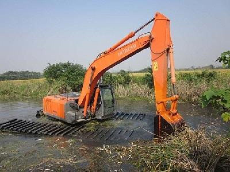 Custom Built Amphibious Excavator Pontoon Float for River Lake Swamp Dredging Buggy Undercarriage Supplier
