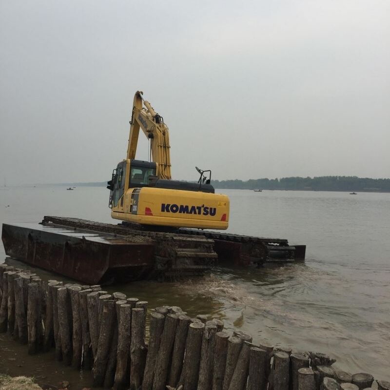 Custom 40 Ton Amphibious Excavator Swamp Buggy Wetland Digger with Floating Pontoon Undercarriage Supplier