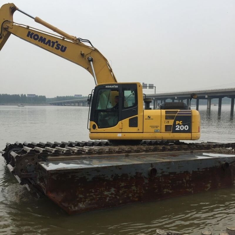 Custom 40 Ton Amphibious Excavator Swamp Buggy Wetland Digger with Floating Pontoon Undercarriage Supplier