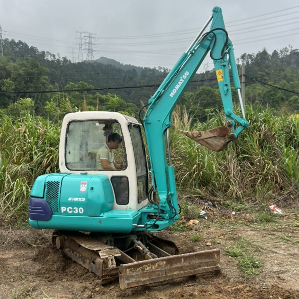Compact Excavator  Komatsu  PC30-7 With Cabin Used 3 Ton Mini Excavator - Fine-Digging Komatsu Machinery, Low-Fuel Mini Equipment For Sale