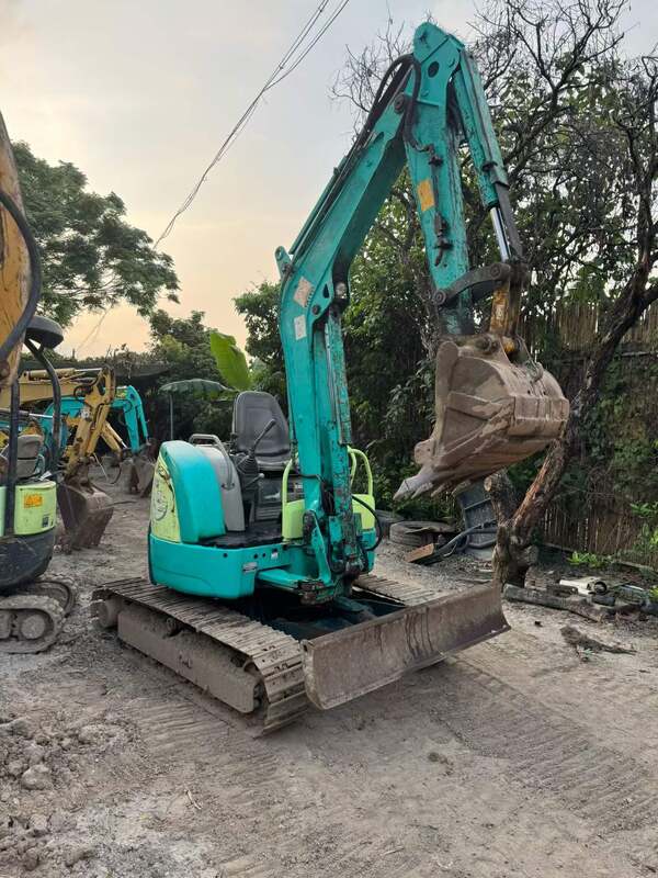 Used Second Hand YANMARR Vio30 3 Ton Mini Crawler Excavator In Stock For Sale
