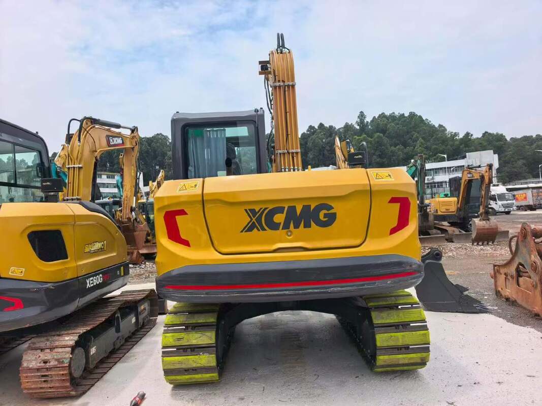 98% New XCMG XE75G Excavator With Rubber Pad Track Shoe With Hydraulic Shear
